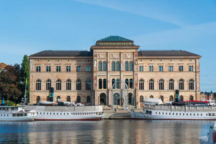 Δικαστήριο της Σουηδίας αθώωσε ακτιβίστριες που είχαν ρίξει μπογιά σε έναν πίνακα του Μονέ