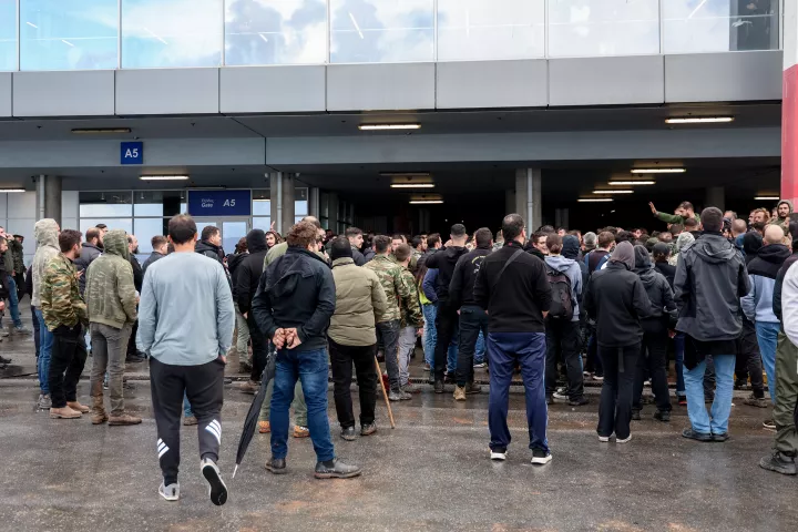 Αγροτικές κινητοποιήσεις: Κλειστό και πάλι το αεροδρόμιο Ηρακλείου - Βαριές κατηγορίες για τους αγρότες που προκάλεσαν τα επεισόδια