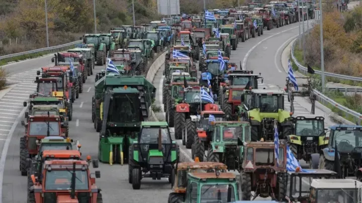 Β. Ελλάδα: Οι επιπτώσεις στην αγορά από τις αγροτικές κινητοποιήσεις – Προβληματισμός για μεταφορές, επάρκεια προϊόντων και τουρισμό
