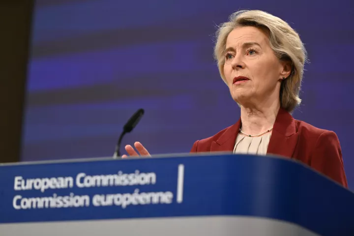 Φον ντερ Λάιεν: Η Ευρώπη πρέπει να αποφασίζει ποιος εισέρχεται στην ΕΕ και όχι οι λαθρέμποροι 