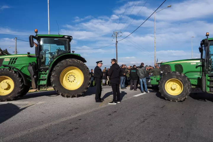 Αυτά είναι 15 μόνιμα μέτρα στήριξης για τους αγρότες - Στα €3,8 δισ. οι καταβολές το 2025