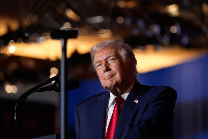 Ο Τραμπ κατηγορεί για «προδοσία» τα ΜΜΕ που διερωτώνται για την υγεία του