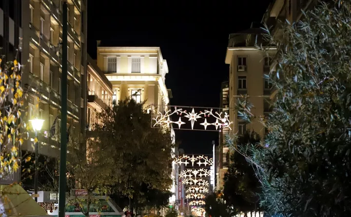 Από σήμερα ξεκινά το εορταστικό ωράριο - Ποιες Κυριακές θα είναι ανοιχτά τα μαγαζιά