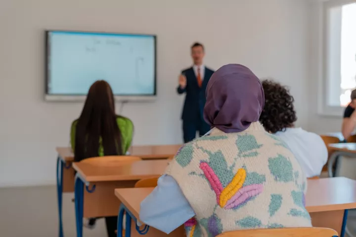Αυστρία: Η χώρα απαγορεύει την ισλαμική μαντίλα στα σχολεία για κορίτσια κάτω των 14 ετών
