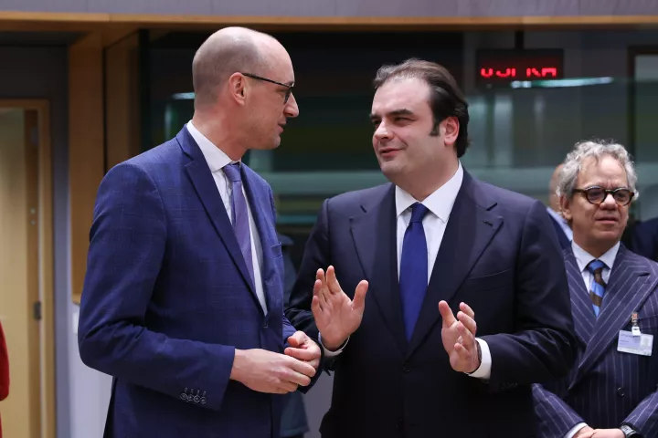 Ομόφωνα νέος πρόεδρος του Eurogroup ο Κυριάκος Πιερρακάκης - Απέσυρε την υποψηφιότητά του ο Βαν Πέτεγκεμ