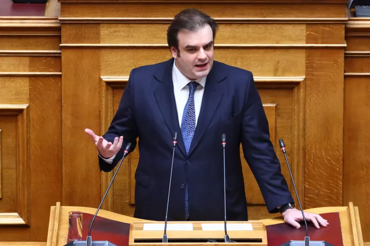 Κυρ. Πιερρακάκης από το βήμα της Βουλής: Γυρίζω από τις Βρυξέλλες με μια τιμή και νίκη της πατρίδας