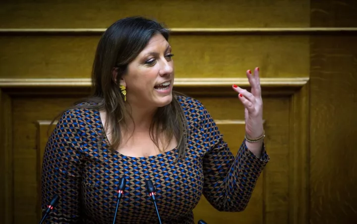 Ζ. Κωνσταντοπούλου: «Έχω σκίσει πολλά καλσόν - πρόκειται για ταξική, όχι σεξιστική έκφραση»