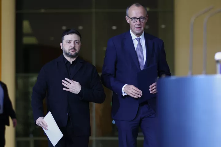 Μερτς και Ζελένσκι: Πρόοδος στις συνομιλίες για την Ουκρανία - «Οδυνηρό» το εδαφικό ζήτημα, πιέσεις για το Ντονμπάς