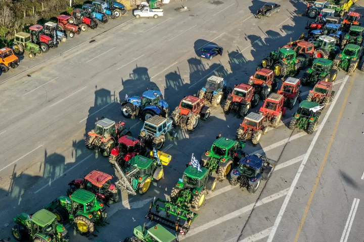 Κρίσιμη ημέρα για τις αγροτικές κινητοποιήσεις: Ανοιχτή σε διάλογο η κυβέρνηση - Ποια θα είναι η συμφωνία