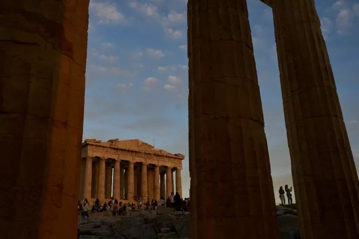 Με το βλέμμα στην Ακρόπολη Αθηνών