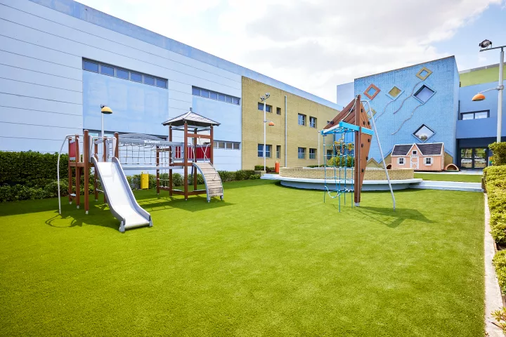 Τα πολυκαταστήματα attica και το Σωματείο ΕΛΠΙΔΑ εγκαινιάζουν τις ανακαινισμένες παιδικές χαρές και ανακοινώνουν τη συνέχιση της σύμπραξής τους τα φετινά Χριστούγεννα 