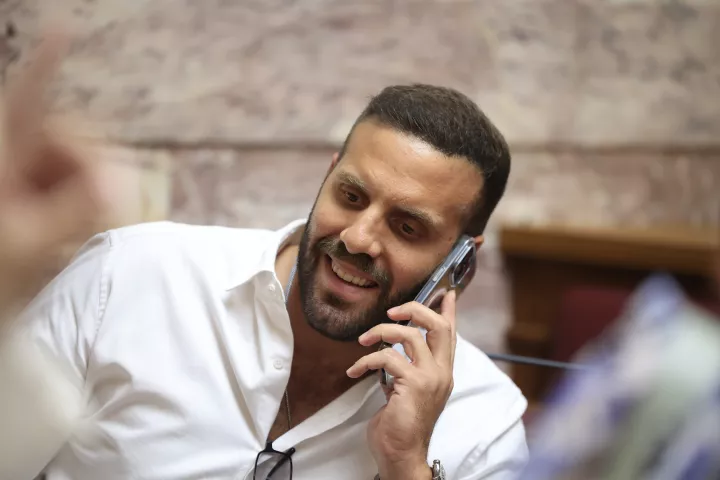 Συνεχίζει να προκαλεί ο Νίκος Παππάς: Αντέδρασα λάθος, δεν θα αναλύσω σε ποια κατάσταση ήταν ο δημοσιογράφος