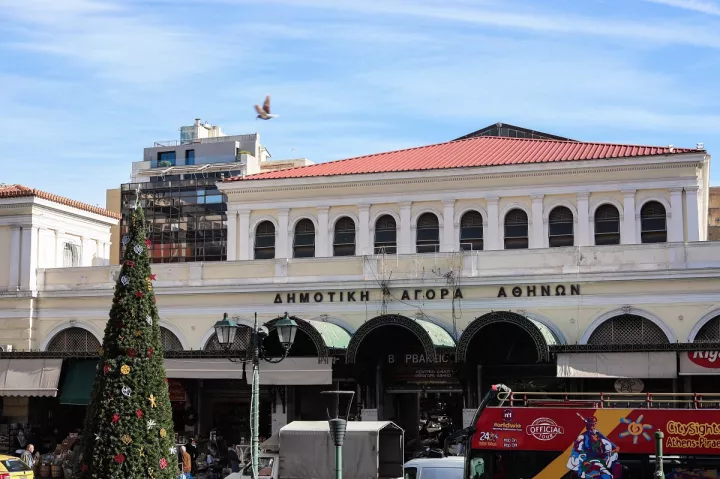 Οι ανατιμήσεις που «φουσκώνουν» τον λογαριασμό για το χριστουγεννιάτικο τραπέζι
