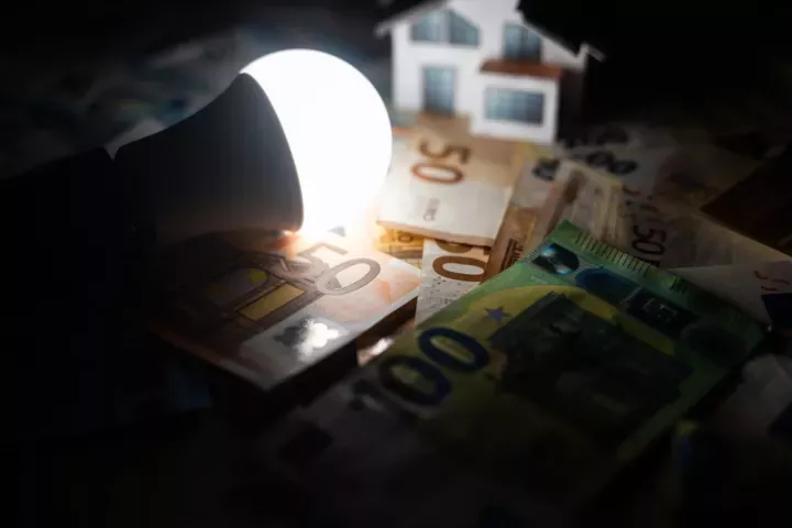 Τα μέτωπα και οι εξελίξεις για τους λογαριασμούς ρεύματος