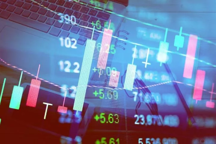 Ευρωαγορές: Επιφυλακτικότητα και ήπιες μεταβολές με το βλέμμα στα macro