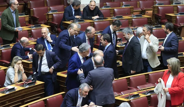 Υπερψηφίστηκε η ρύθμιση για μετάβαση του ΟΠΕΚΕΠΕ στην ΑΑΔΕ και οφειλές δανείων σε ελβετικό φράγκο