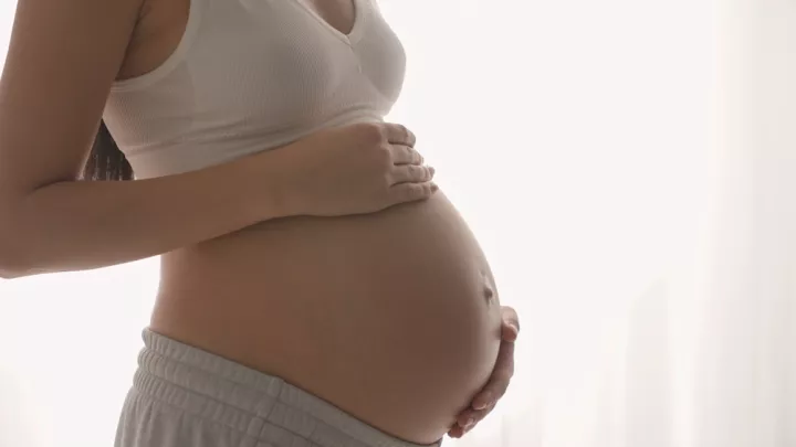 Στο μικροσκόπιο των επιστημόνων οι επιπτώσεις της κλιματικής αλλαγής σε εγκύους και βρέφη