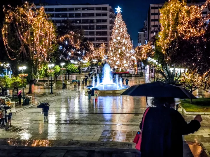Χριστούγεννα με τοπικές βροχές, ψυχρό κύμα πριν την Πρωτοχρονιά - Ο καιρός τις επόμενες μέρες