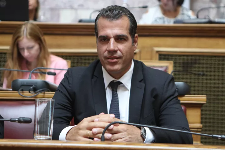 Θ. Πλεύρης για το street party στην πλατεία Αγίου Ανδρέα στο Γαλάτσι: Απλά ντροπή κ. Δούκα