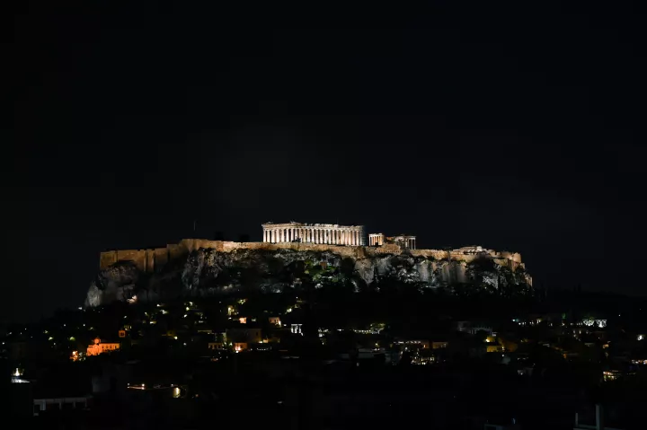 Χειμερινό ηλιοστάσιο: Σήμερα η μεγαλύτερη νύχτα του έτους - Ξεκινά και επίσημα ο χειμώνας