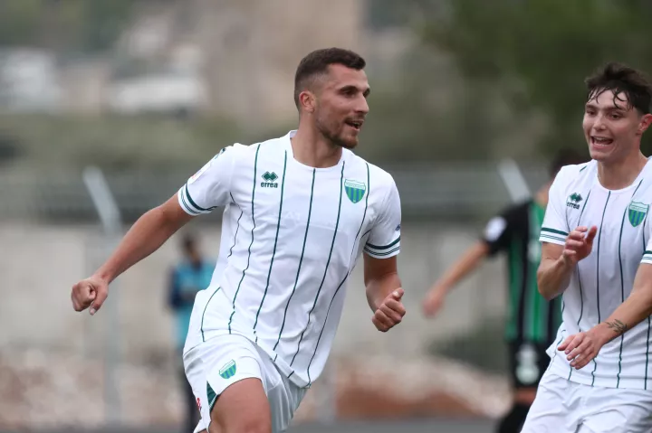 Κερδίζει ο Λεβαδειακός