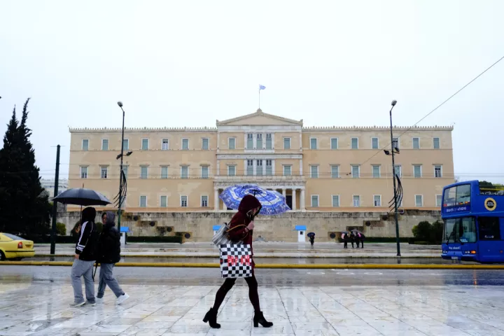 Πρόγνωση καιρού για τα Χριστούγεννα: Με βροχές, καταιγίδες και χαμηλές θερμοκρασίες ξεκινά η εβδομάδα