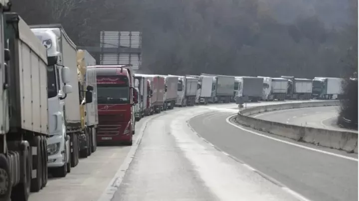 Οι αγρότες που κοιτάζουν το δέντρο και χάνουν το δάσος και η οικονομική ζημιά στη Βόρεια Ελλάδα εξαιτίας των μπλόκων