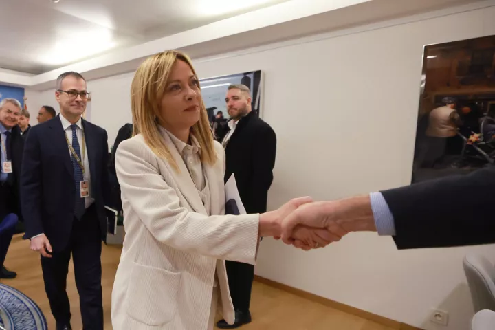 Μελόνι: Η δύναμη των στρατών είναι το ισχυρότερο μέσο ενάντια στους πολέμους