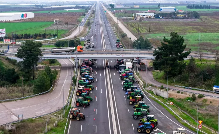 Αλεξανδρούπολη: Ανοίγουν τα αγροτικά μπλόκα για τα φορτηγά στους Κήπους και στον Ορμένιο