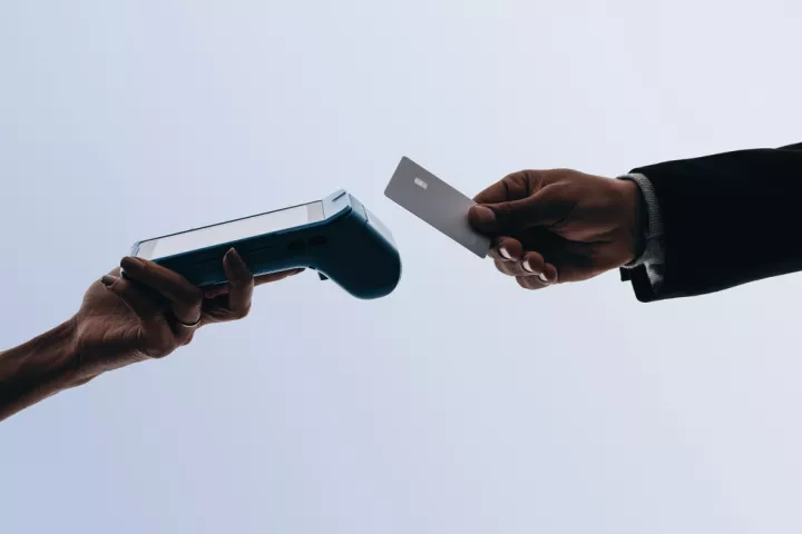 Χριστουγεννιάτικη φορολοταρία: Κλήρωσε 100.000 ευρώ σε 12 τυχερούς - Δείτε τα αποτελέσματα της ΑΑΔΕ