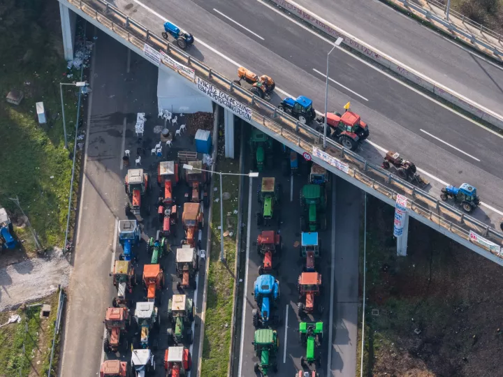 Ο κοινωνικός αυτοματισμός δεν διατάσσεται. Δημιουργείται στον δρόμο