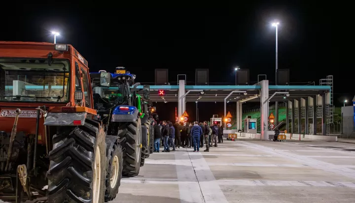 Β. Μακεδονία: Κήρυξε κατάσταση κρίσης λόγω έλλειψης μαζούτ από τα αγροτικά μπλόκα στην Ελλάδα