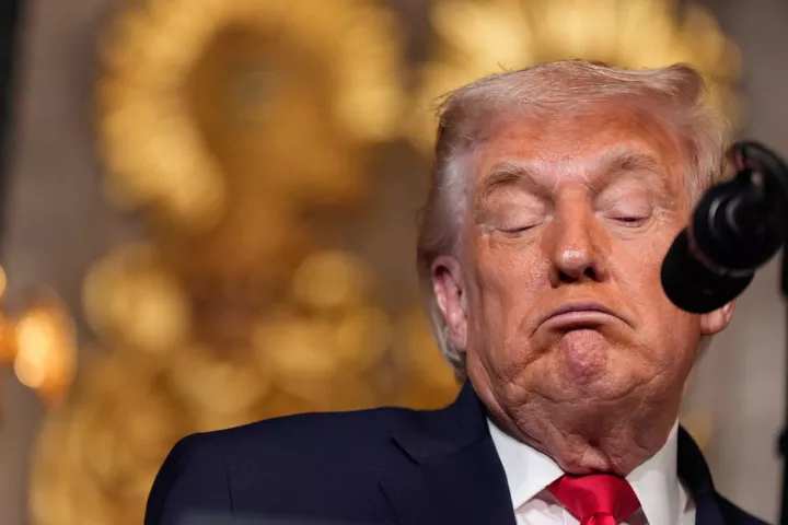 Τραμπ: Όποιος διαφωνεί μαζί μου δεν θα γίνει ποτέ πρόεδρος της Fed