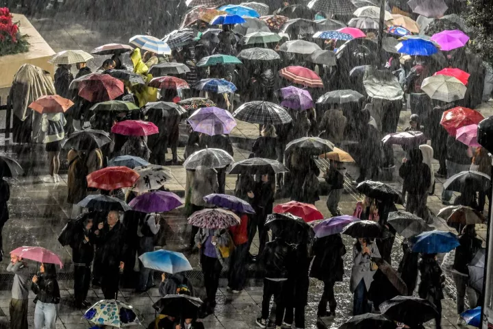 Επιδείνωση του καιρού με ισχυρές βροχές και καταιγίδες – Ποιες περιοχές θα πληγούν