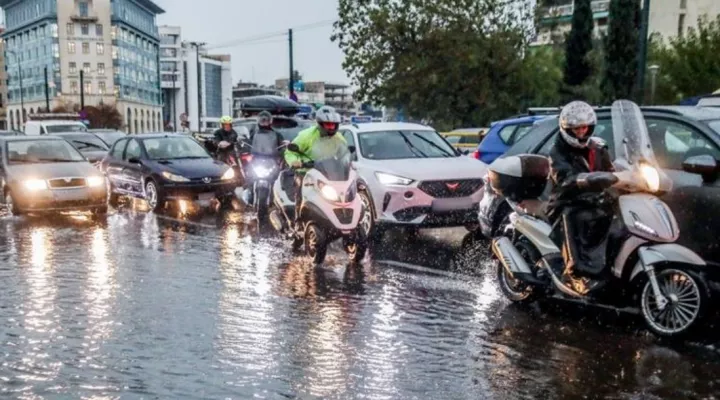 Ισχυρή βροχόπτωση στην Αττική - Διακοπές ρεύματος και δεκάδες κλήσεις για άντληση υδάτων