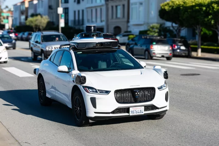 Waymo: Γιατί τα ρομποτικά ταξί κόλλησαν σε ένα μπλακ άουτ και πώς θα το διορθώσει