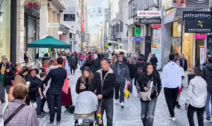 Ανοιχτά σήμερα και αύριο τα εμπορικά καταστήματα - Πώς θα λειτουργήσουν έως την Πρωτοχρονιά