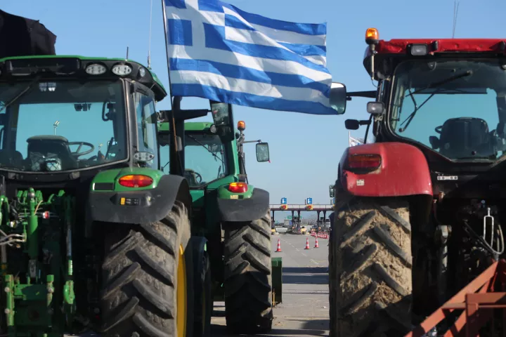 Υπέρ του διαλόγου με την κυβέρνηση 18 αγροτικά μπλόκα - Κάλεσμα για συμπόρευση στις διαπραγματεύσεις