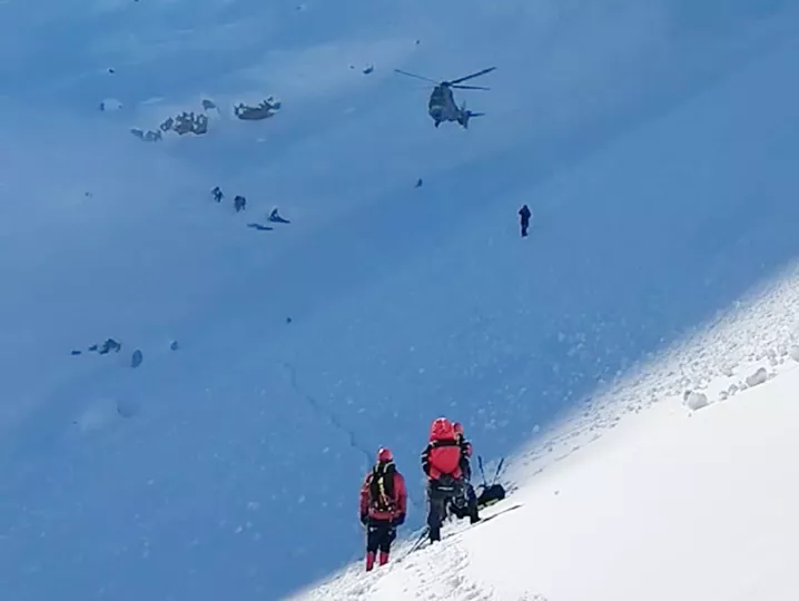 Ανασύρθηκαν με ελικόπτερο οι σοροί των 4 ορειβατών που έχασαν την ζωή τους  στα Βαρδούσια