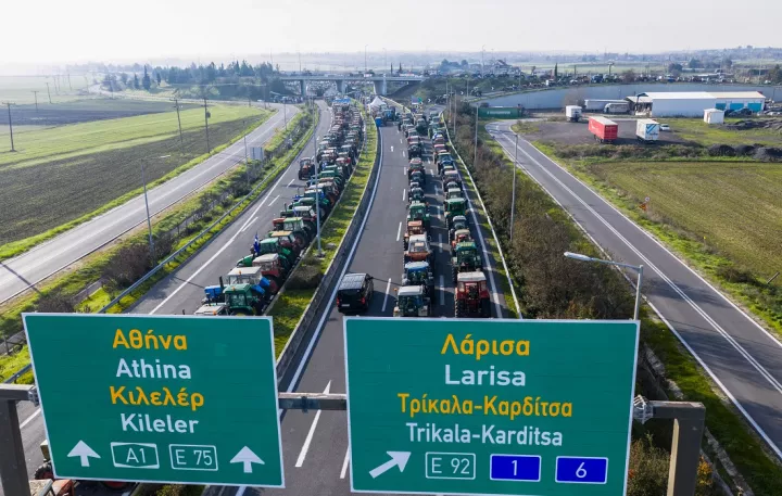 Έκλεισαν επ' αόριστον την Ιόνια Οδό - Στις 14:00 κλείνουν παρακαμπτήριους στον Μπράλο και στις 16:00 στην ΕΟ Αθηνών - Θεσσαλονίκης