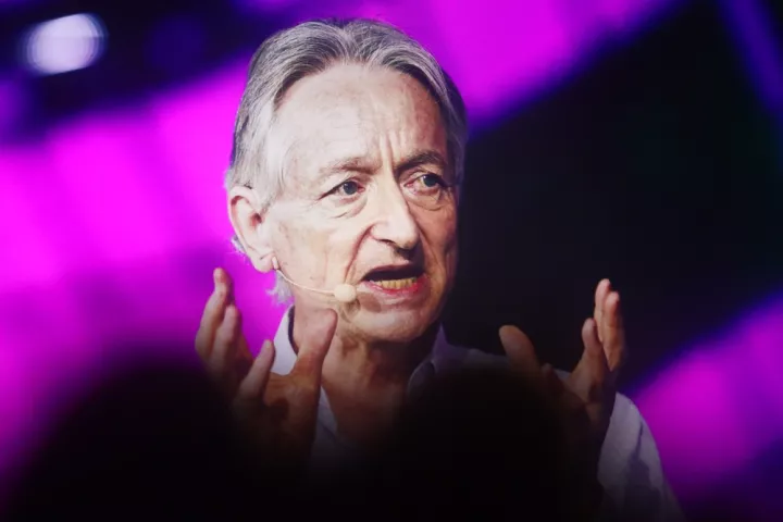 Ο «νονός» της Τεχνητής Νοημοσύνης προειδοποιεί: Η απώλεια θέσεων εργασίας μόλις αρχίζει