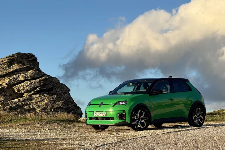 Ένα ηλεκτρικό με στυλ που βλέπεις και χαρακτήρα που δεν περιμένεις…