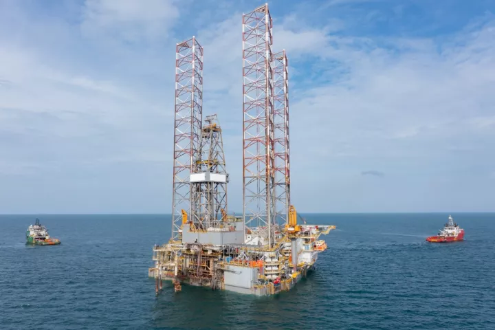 Ελαφρά πτώση στο πετρέλαιο λόγω των εντάσεων Ρωσίας - Ουκρανίας