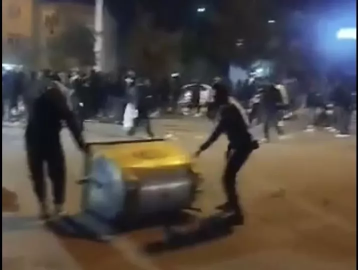 Ταραχές στο Ιράν: Βίαιες συγκρούσεις διαδηλωτών με την αστυνομία - Συλλήψεις και δακρυγόνα (vids)