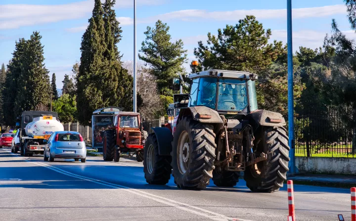 Διασπάστηκε το μπλόκο των αγροτών στα Πράσινα Φανάρια Θεσσαλονίκης - Πού παραμένουν τα τρακτέρ