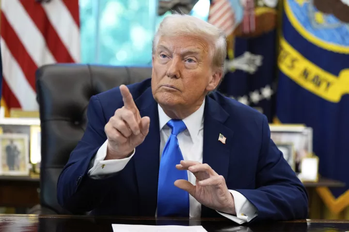 Tραμπ: Μεταθέτει για το 2027 τις αυξήσεις δασμών σε έπιπλα και ντουλάπια κουζίνας