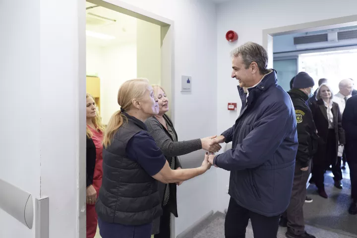 Κυρ. Μητσοτάκης: Επισκέφθηκε το μεσημέρι της Πρωτοχρονιάς το ΓΝΑ «Γεώργιος Γεννηματάς» (pics&vid)