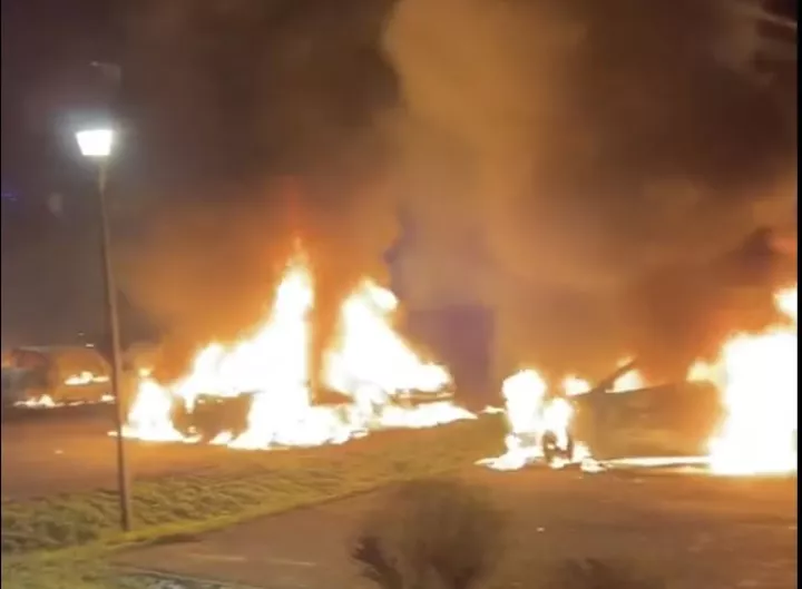 Γαλλία: Επεισοδιακή Πρωτοχρονιά - Πάνω από 1.000 αυτοκίνητα κάηκαν, ξεπέρασαν τις 500 οι προσαγωγές (vid)