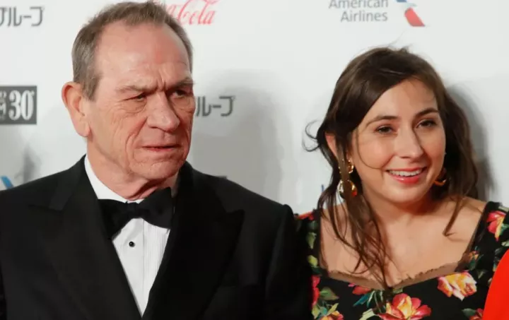 Τραγωδία στο Χόλιγουντ: Βρέθηκε νεκρή η κόρη του ηθοποιού Τόμι Λι Τζόουνς