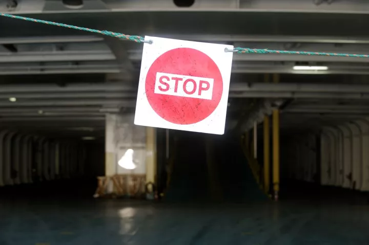 Ακτοπλοΐα: Ακυρώθηκαν τα δρομολόγια προς Κυκλάδες από Πειραιά και Ραφήνα λόγω ισχυρών ανέμων